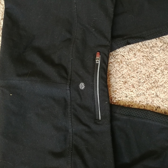 Hole pattern leggings - Picture 5 of 5